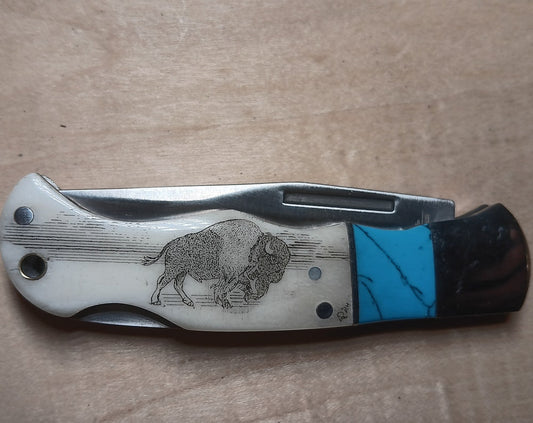 Scrimshaw Buffalo on the Prairie Lockback Folder with Faux Turquois